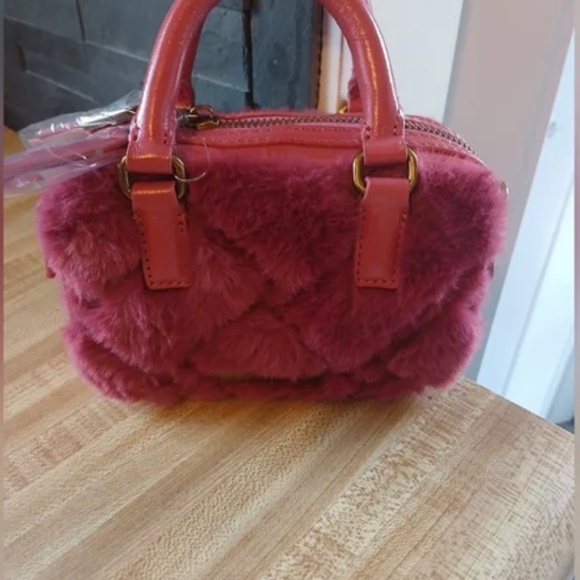 Kurt Geiger Mini Kensington Pink Furry Tote Duffle Purse Crossbody with Dust Bag - Picture 9 of 16